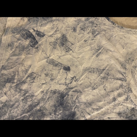 Lululemon train to be tank chalk wash - Picture 3 of 6